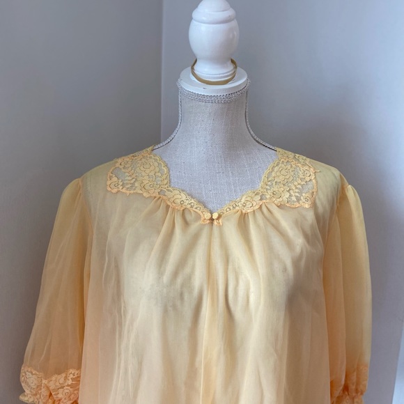 Vintage Apricot Chiffon Sheer Puff Sleeve Open Front Robe/Gown - Picture 2 of 7